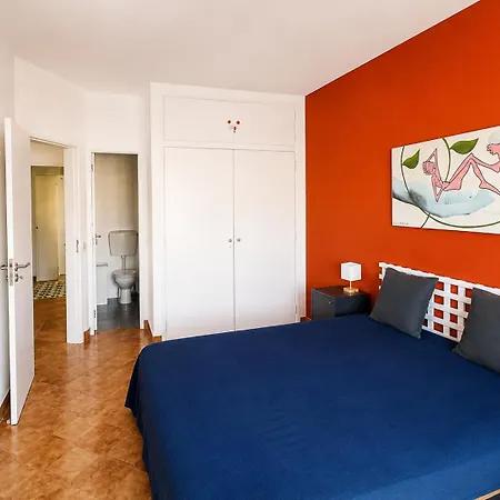 Quarteira, Casa Com Vista Mar *